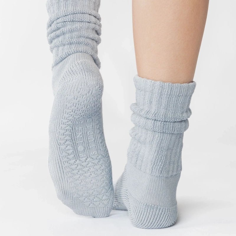 Slouch Crew Grip Socks for Pilates & Yoga - Sky