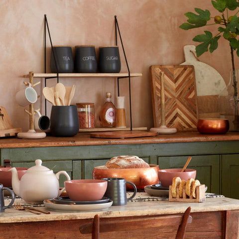 Kitchen & Dining