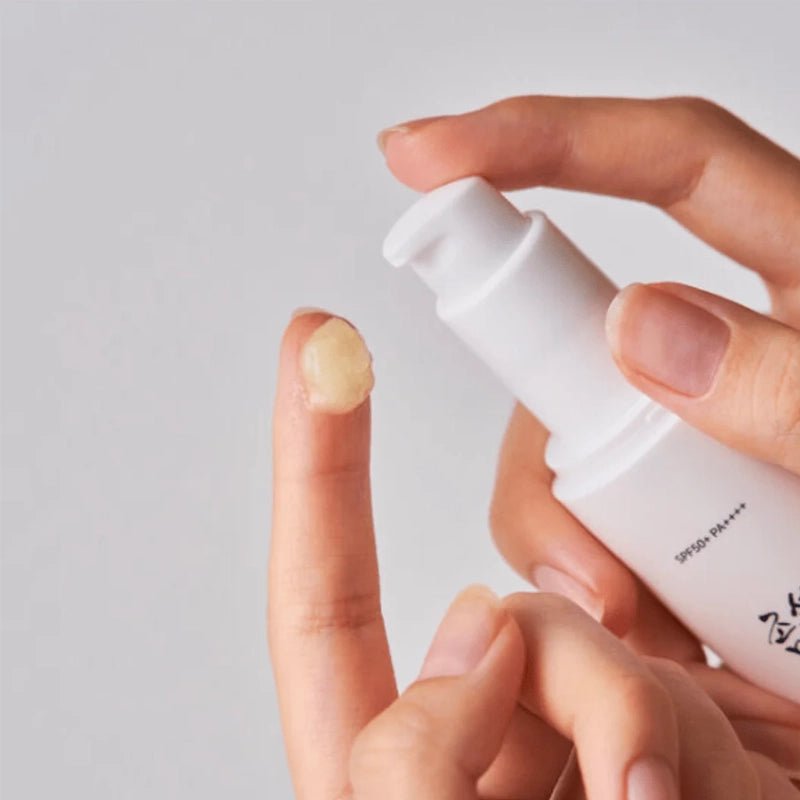 Ginseng Moist Sun Serum SPF 50+ for Hydrating UV Protection - 50ml