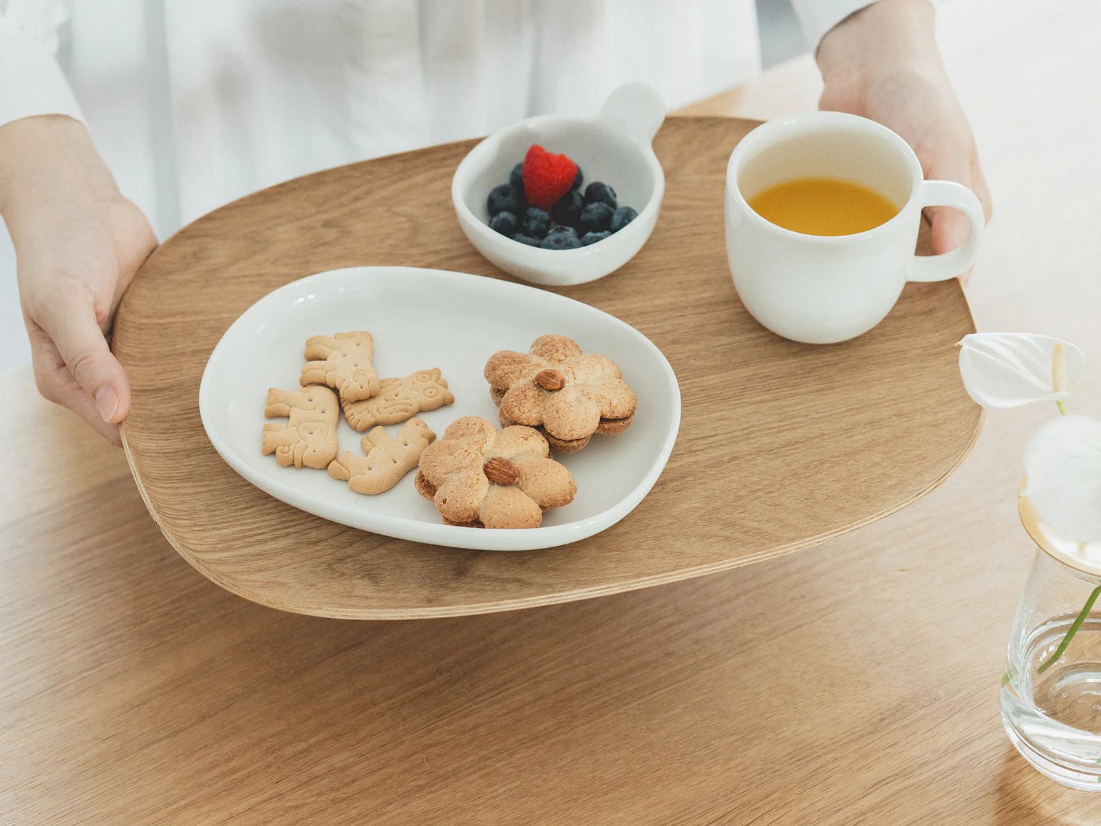 KINTO Unitea Non-Slip Wooden Tea &amp; Serving Tray in Kuwait - Waha Lifestyle