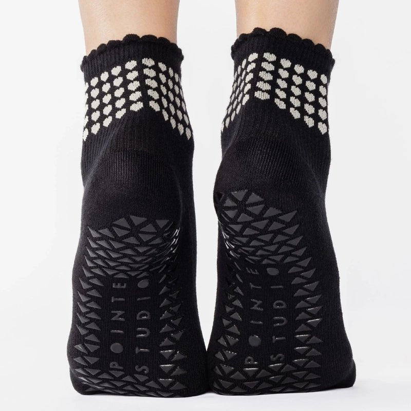 Sweetheart Ankle Grip Socks for Barre and Pilates - Black