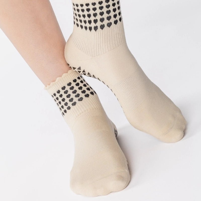 Sweetheart Ankle Grip Socks for Barre and Pilates - Ivory