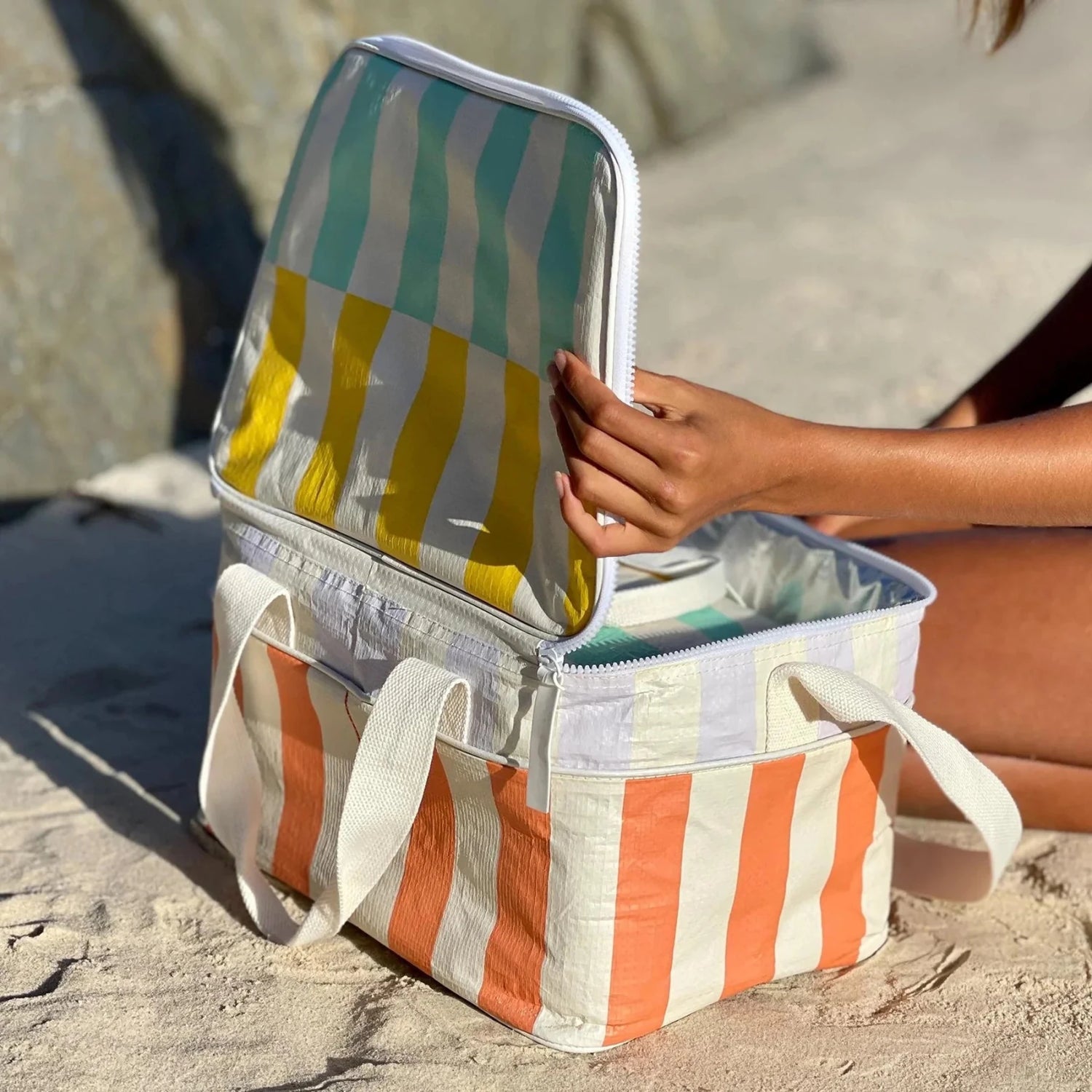 SUNNYLIFE Insulated Utopia Foldable Picnic &amp; Beach Bag – 31.5L Multicolor in Kuwait - Waha Lifestyle