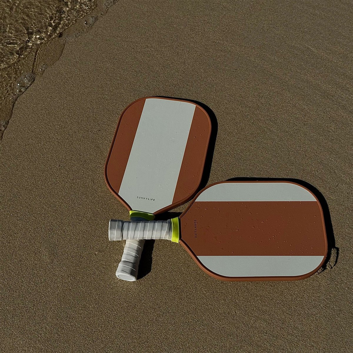 SUNNYLIFE Wooden Pickleball Set with Lightweight Paddles and Carry Case in Kuwait - Waha Lifestyle
